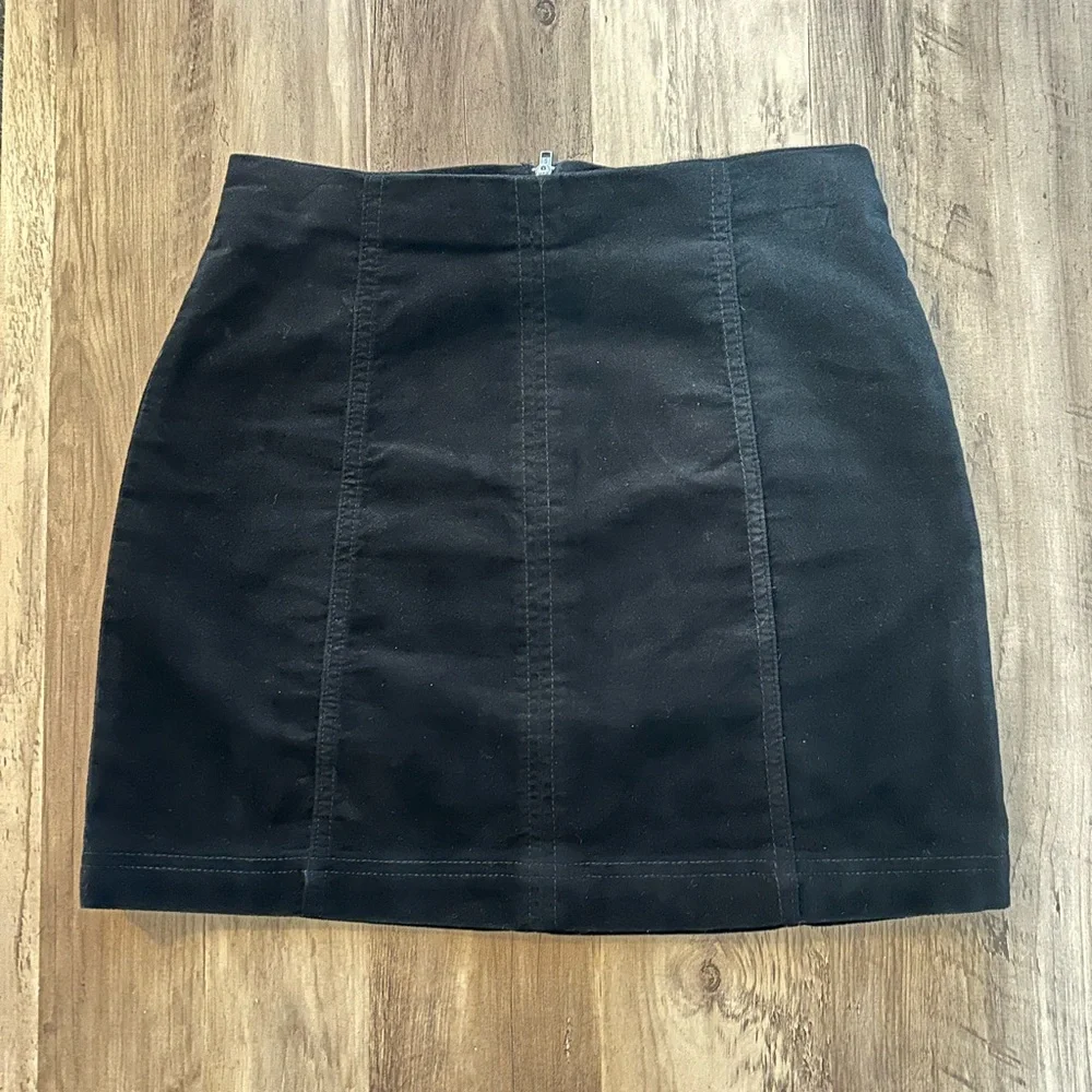 Tinseltown Mini Skirt - Picture 2 of 5